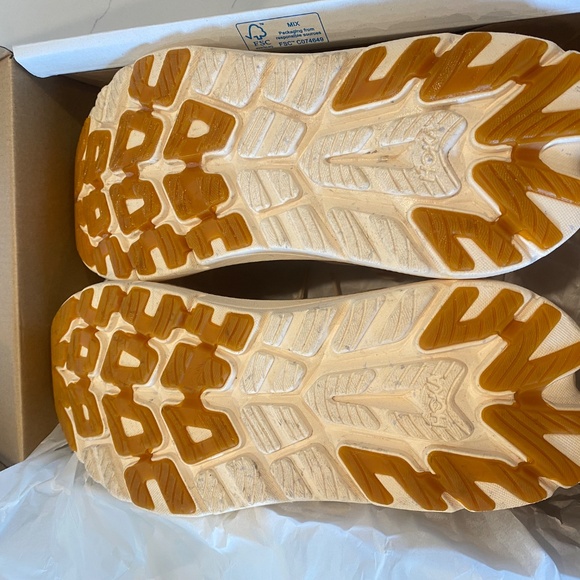 NEW Hoka Kawana 2 size 8.5B - Picture 7 of 8